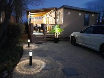 Camping für 6 Personen, mit Garten und Terrasse sowie Pool und Whirlpool in Sete