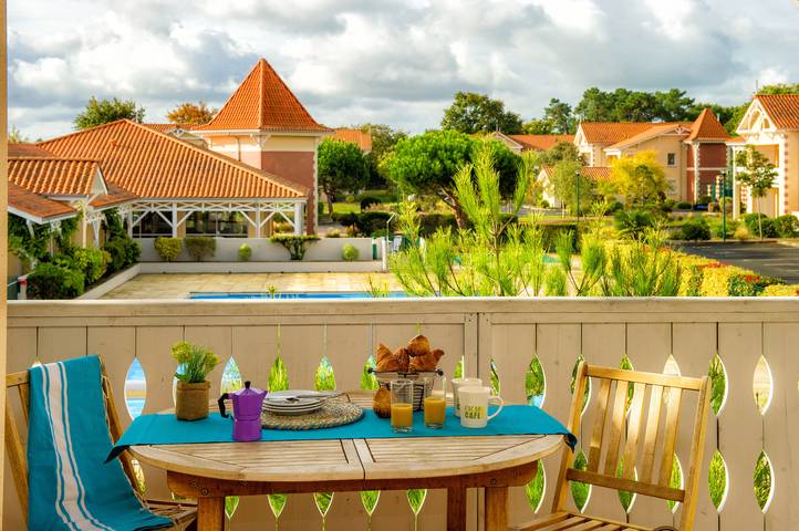 Vakantiewoning voor 6 personen, with Balkon and Zwembad as well as Sauna in Soulac-sur-Mer