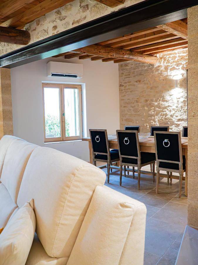 Location de vacances pour 4 personnes, avec vue et balcon à Castillon-du-Gard - 4