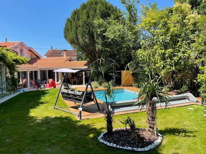 Alojamiento y desayuno para 2 personas, con piscina además de terraza y jardín - 1