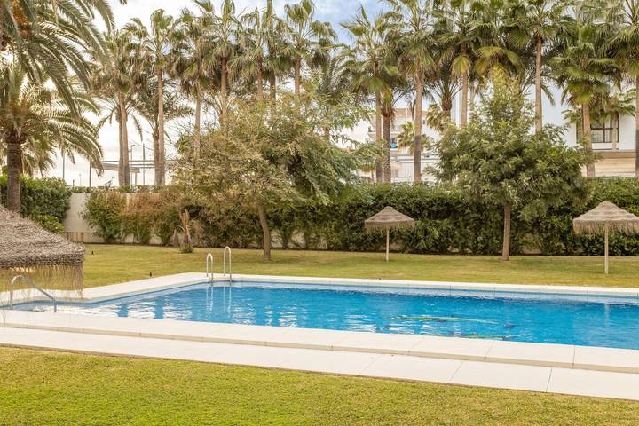 Entire apartment, Apartment 'Torresol' with Wi-Fi and Air Conditioning in Playa de la Torrecilla, Nerja