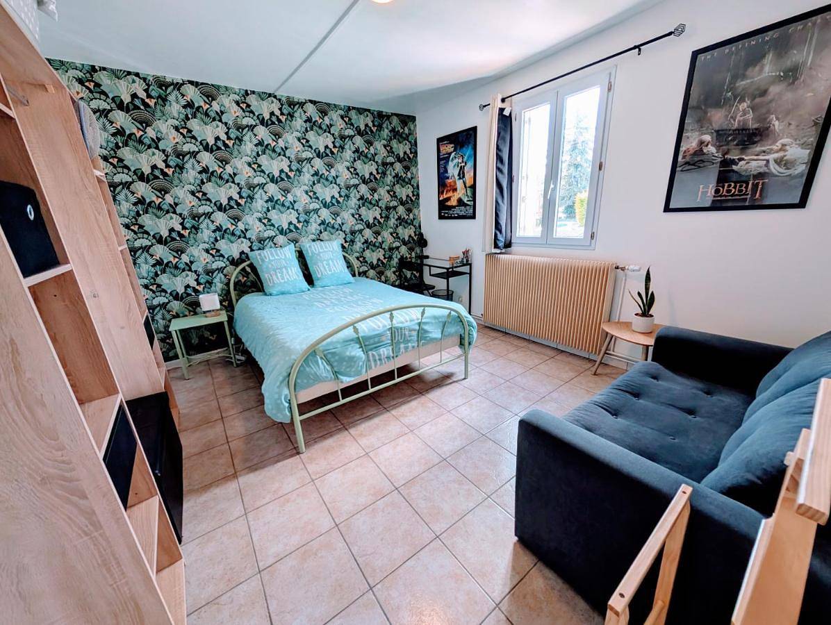 Two-Bedroom House in Beaumont (Vienne), Vienne (France)