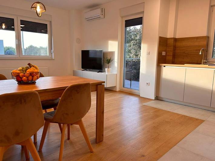 Apartament wakacyjny dla 5 osób, z widok i taras, zwierzęta dozwolone w Osijek