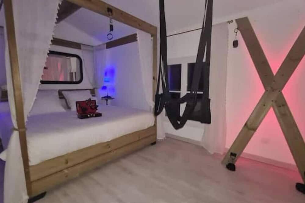 Apartamento entero, La Villa Romane Love & Spa in Montfaucon, Region de Nimes
