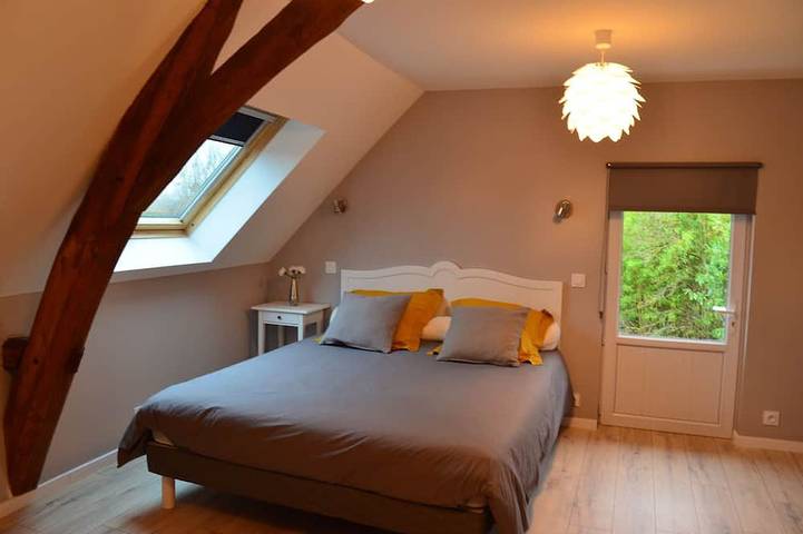 Location de vacances pour 8 personnes, avec terrasse à Nazelles-Négron - 2