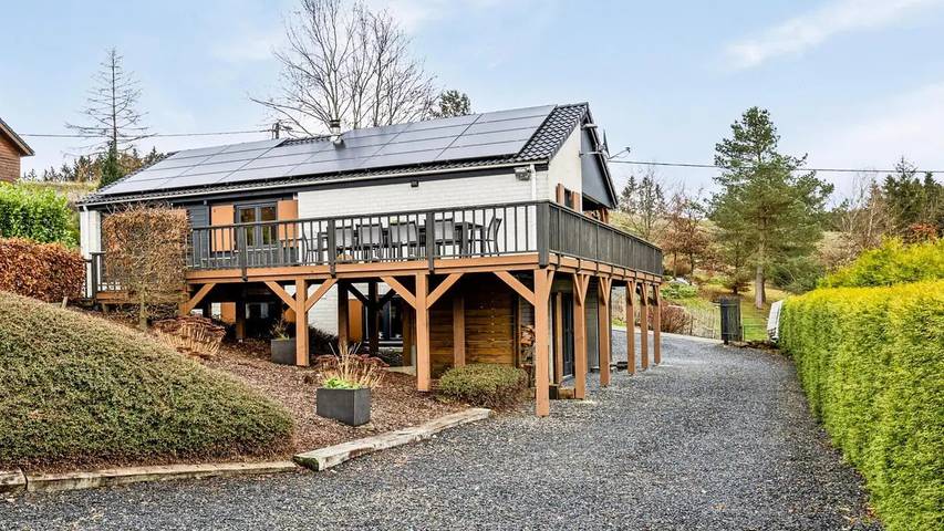 Location de vacances pour 9 personnes, avec balcon ainsi que sauna et jardin à Manhay