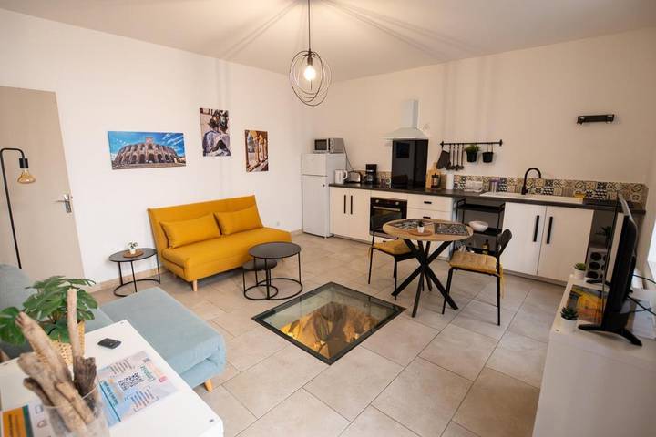 Location de vacances pour 3 personnes, avec terrasse, animaux acceptés dans Arenes D Arles - 3
