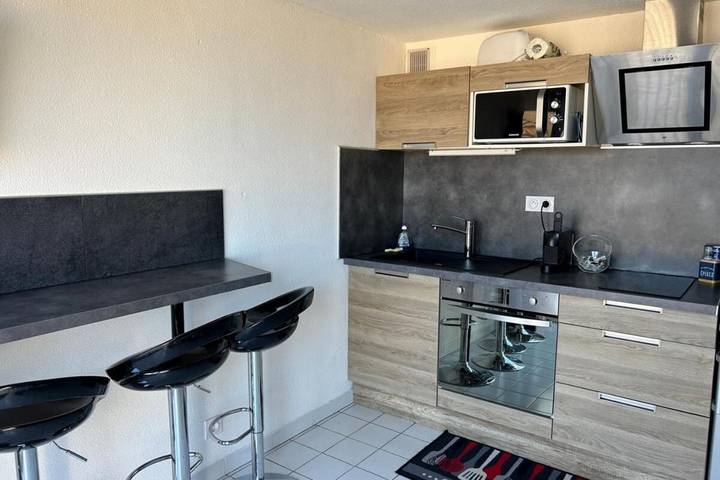 Gîte pour 4 personnes, avec piscine et terrasse dans Plage des Aresquiers - 4