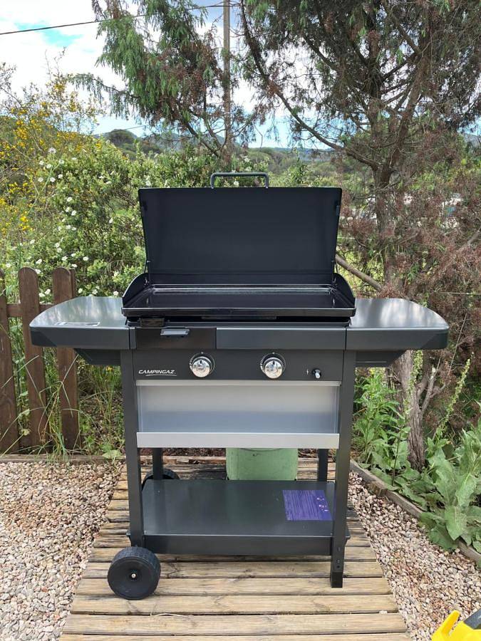 Camping pour 6 personnes, avec jardin ainsi que terrasse et vue, animaux acceptés à Le Muy - 2