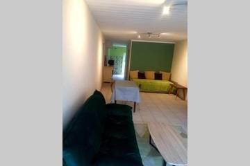Gîte pour 28 personnes, avec terrasse à Buffières