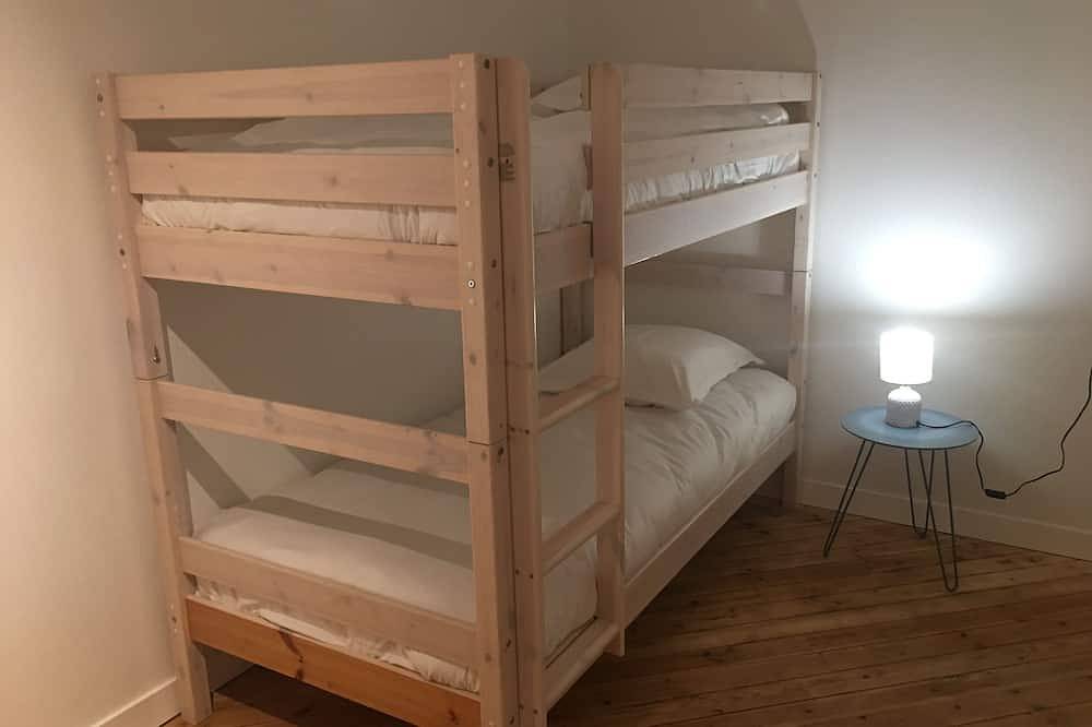 23-House-Family-Ensuite with Shower-Courtyard view in Bouchemaine, Angers region