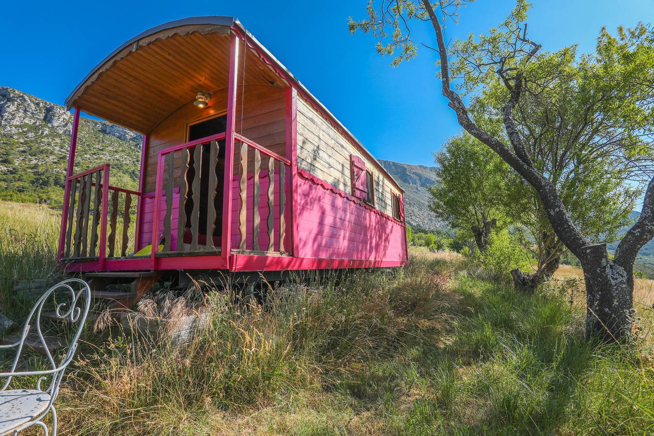 Hel lägenhet, Roulotte Ferme St Pierre with Private Garden in Bargème, Regionalt naturreservat i Verdon