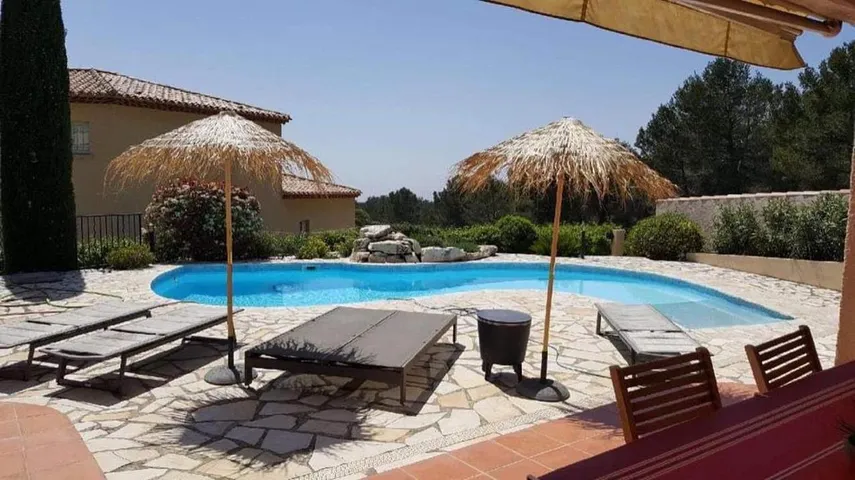 Casa de vacaciones para 10 personas, con jardín además de piscina y vistas, Se admiten mascotas - 1