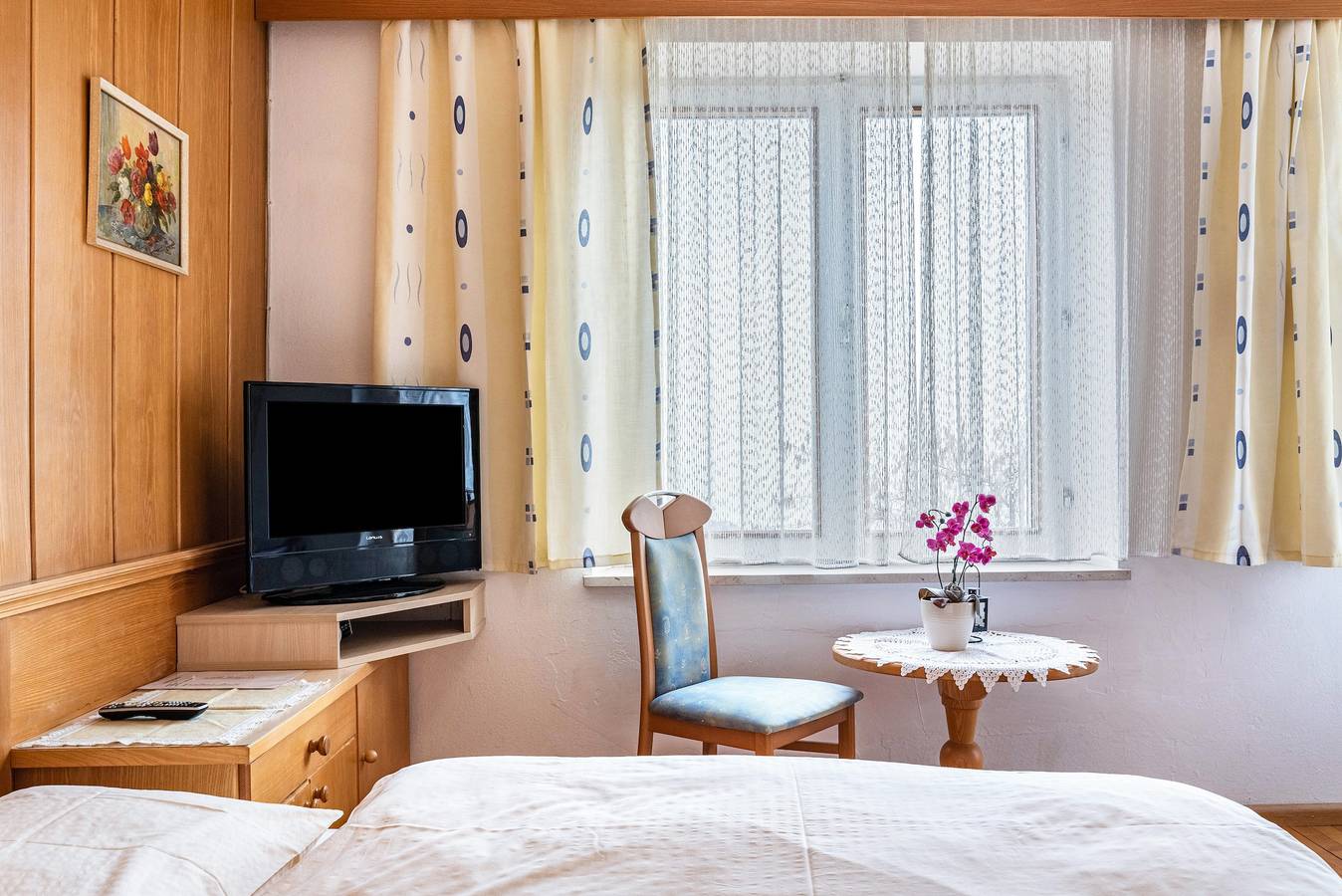 Appartamento intero, Appartamento 'Adang Ferienwohnung Fernblick' con vista sulle montagne, giardino in comune e Wi-Fi in Comune di Tirolo, Val Passiria