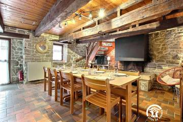 Gîte pour 9 personnes, avec terrasse et jardin, animaux acceptés à Bieuzy