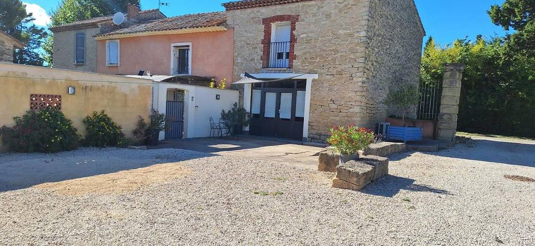 Location de vacances pour 2 personnes, avec vue ainsi que piscine et jardin à Monteux - 4