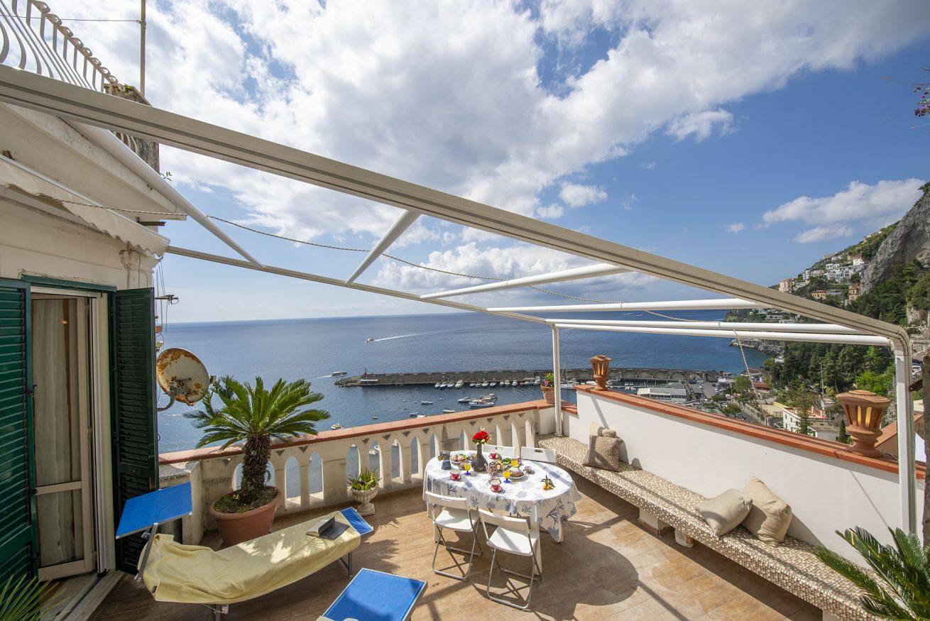 Ganze Wohnung, Ferienwohnung für 4 Personen mit Meerblick in Amalfi, Amalfiküste