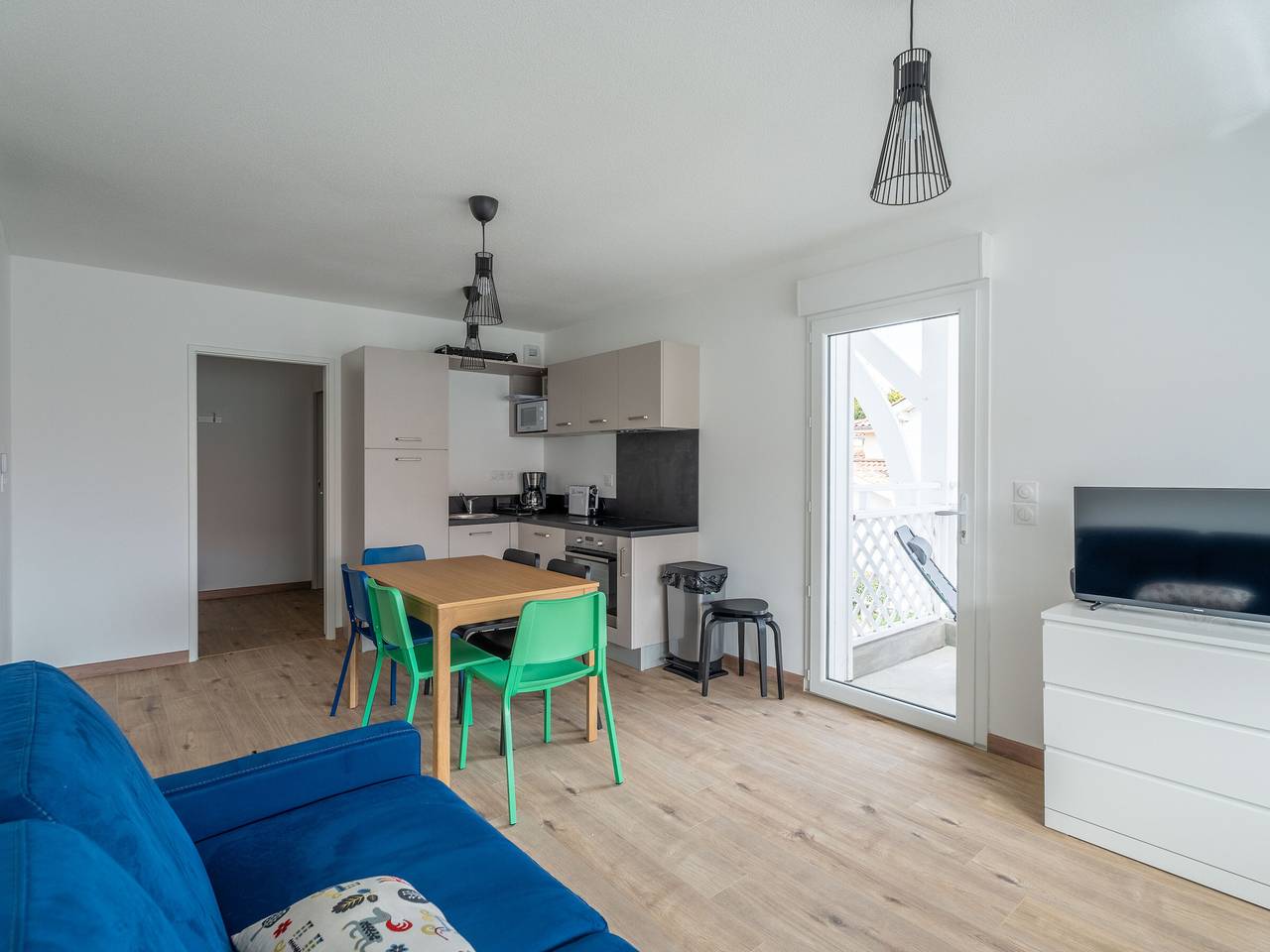 Appartement entier, Appartement Neuf 3* à 100m de l'Océan avec Piscine pour 8 Personnes - Ménage Inclus in Mimizan, Côte d’Argent