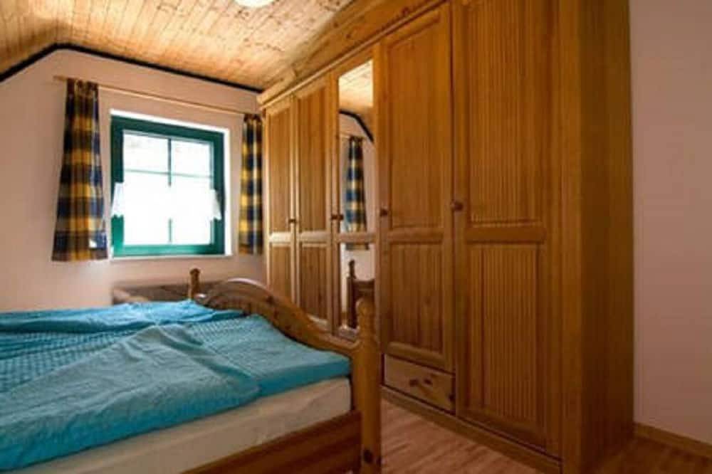 Am Rand des Darsser Urwaldes liegt in einer kleinen Strasse das Trollhus in Born a. Darß, Born am Darß