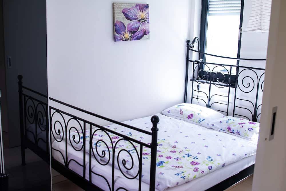 Ganze Wohnung, 2-Zimmer sehr moderne Ferienunterkunft in Tübingen mit Gartenzugang in Tübingen, Neckar-Alb
