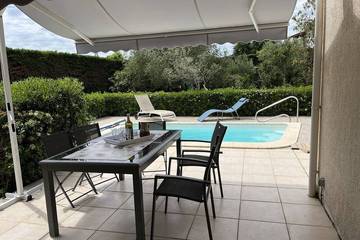 Gîte pour 8 personnes, avec jacuzzi ainsi que jardin et balcon à Montfaucon (France)