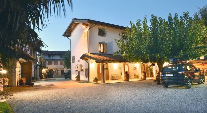 Chambre d’hôte pour 2 personnes, avec Balcon et Terrasse ainsi que Jardin et Vue à Buttrio