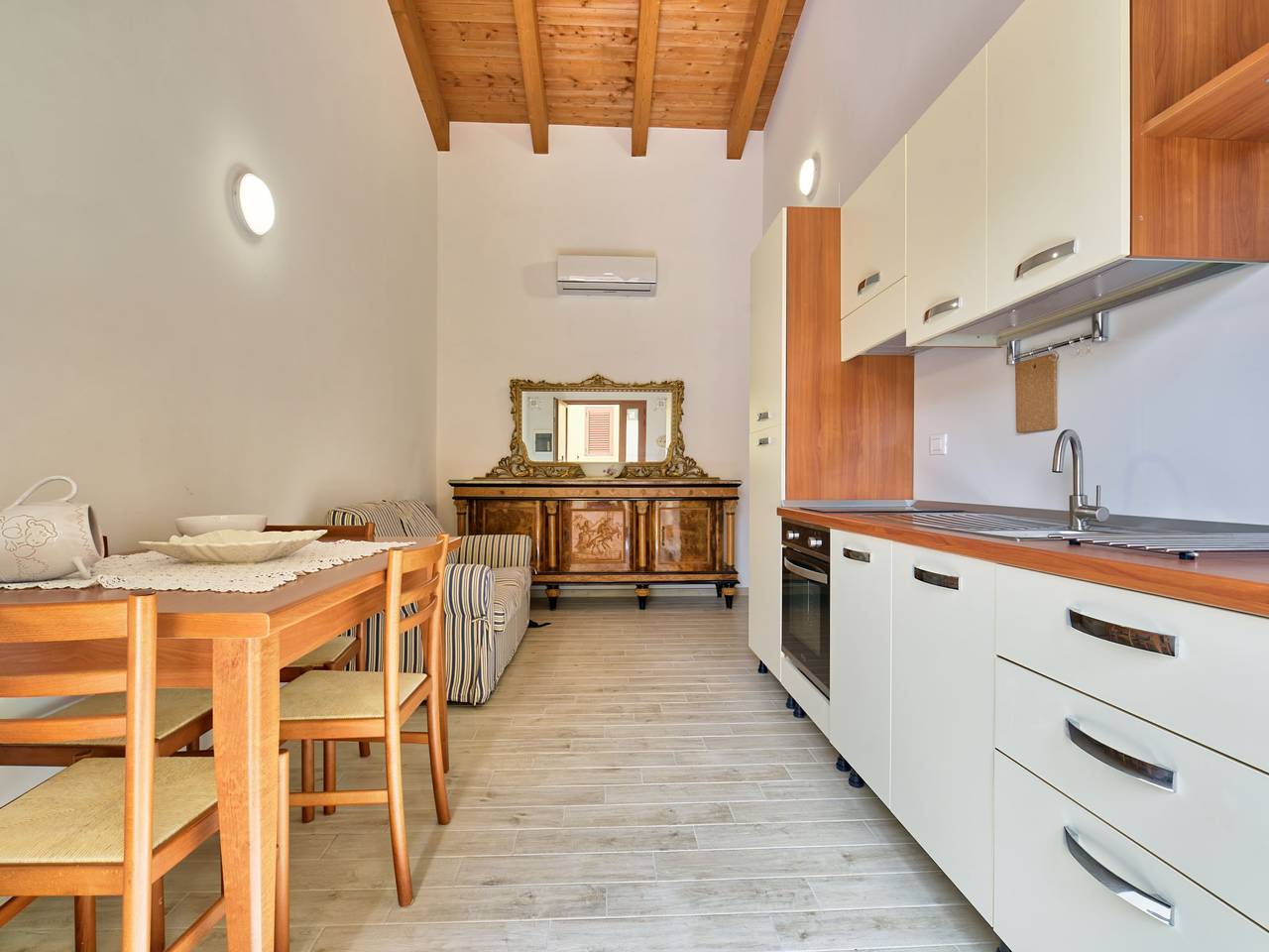 La casa del vino in Tollo, Chieti Province