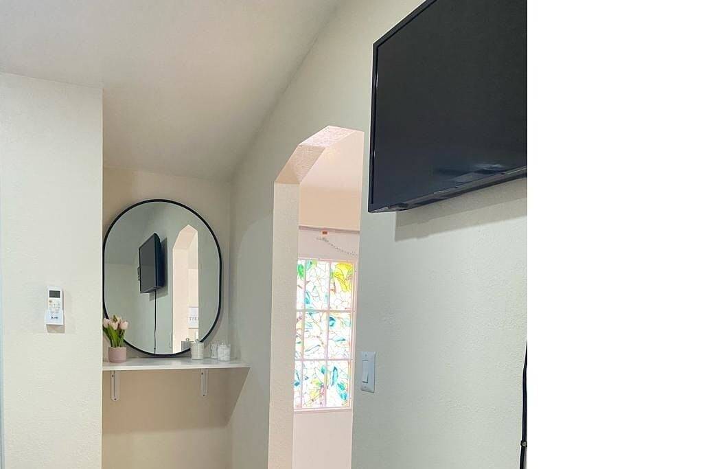 Ganze Wohnung, Romantic Guest Suite - Near Downtown & Stadium - High-Speed Wifi in Tampa, Tampa Bay