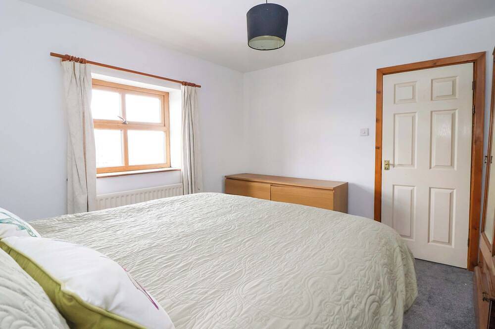 1 Upper Austby Farm Cottage, pet friendly, with a garden in Ilkley in Addingham, Nidderdale AONB