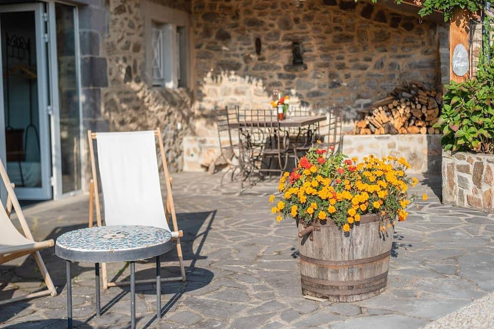 Holiday Home in Auvergne near Lespinasse Castle in Saint-Beauzire, Massif Central