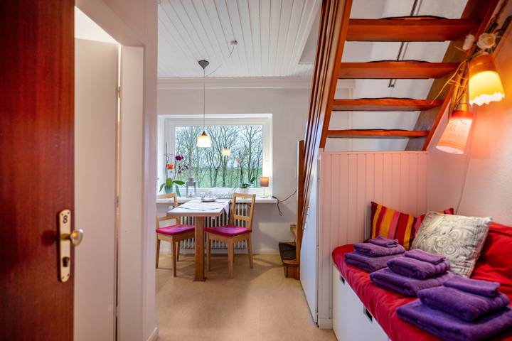 Ganze Wohnung, Ferienwohnung 'Lila' mit Gemeinschaftsgarten und eigenem Strandkorb in Nordstrand (Gemeinde), Nordstrand