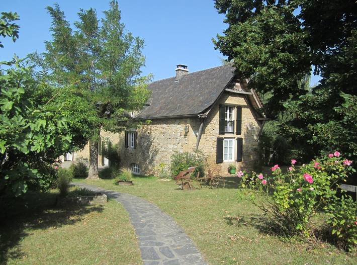 Location de vacances pour 6 personnes, avec terrasse et jardin dans l' Aveyron - 2