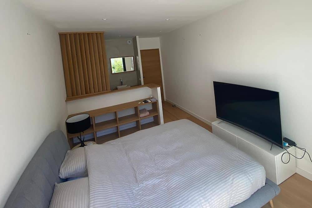 Luxury villa 160m2 heated pool 10 min from beaches in Aigues-Mortes, Côte d'Améthyste