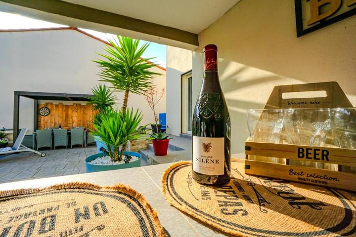 Location de vacances pour 8 personnes, avec piscine ainsi que vue et jardin à Saint-Nazaire (Pyrénées-Orientales) - 4
