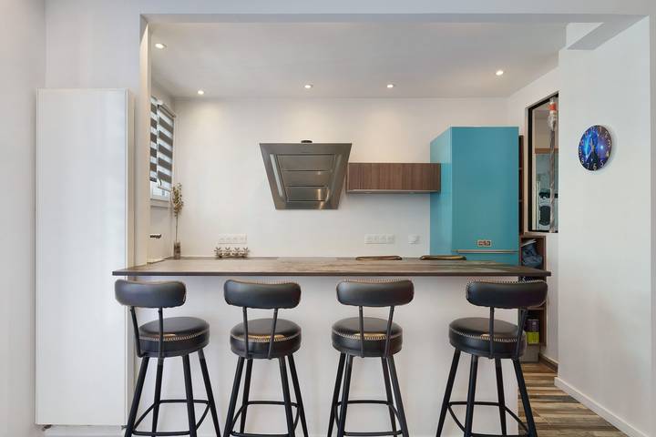 Entire apartment, Studio 'Aura' in Paris in Eiffel Tower, Paris