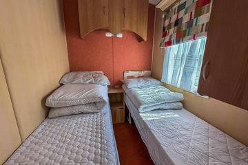 Static Caravan for 8 People in Waveney District, Suffolk, Photo 3