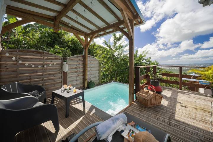 Gîte pour 2 personnes, avec jardin ainsi que vue et piscine à Le Lamentin - 3