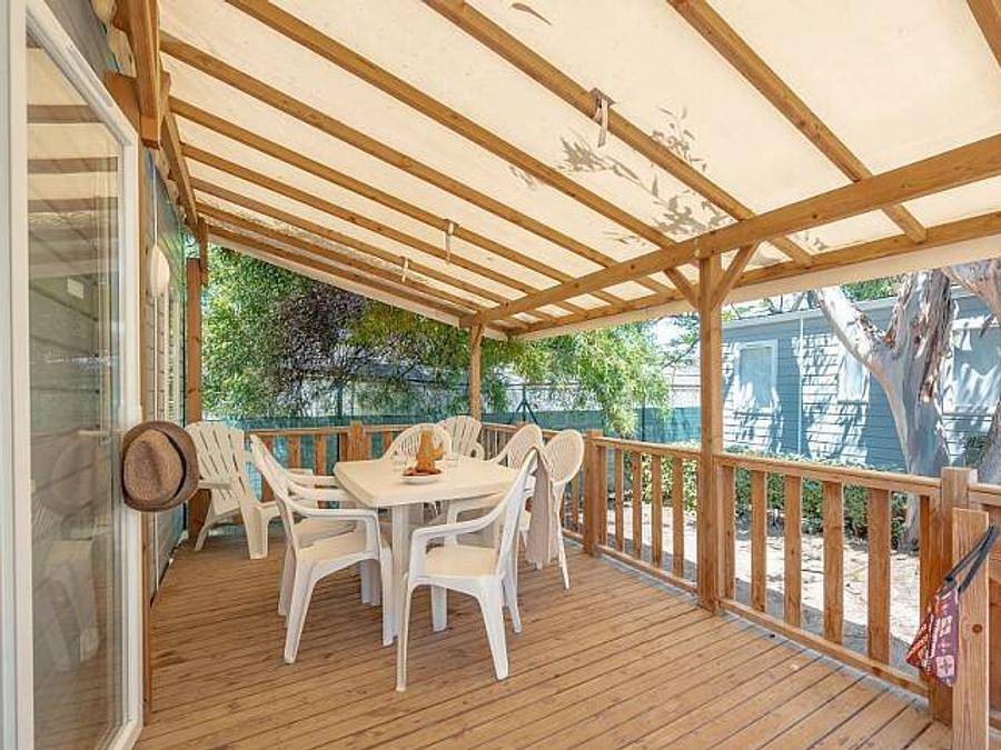Camping Park Umag - Bungalow 6 personen - Mobilheim | Comfort | 2 Zi. | 4/6 Pers. | Erhöhte Terrasse | Klimaanlage | Tv in Karigador, Općina Brtonigla
