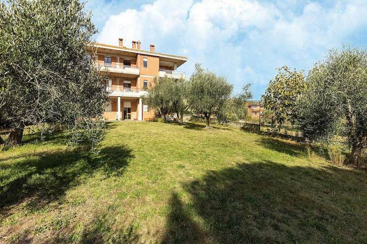 Appartamento vacanze per 5 persone, con terrazza e piscina nonché giardino, con animali domestici - 1