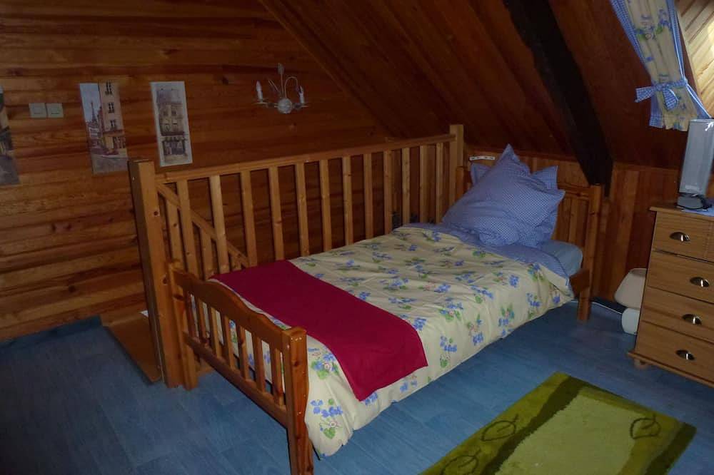 Tranquilo y una ubicación tranquila, 5.4 Cama Casa rural en dos acres de propietarios de tierra con el lago in Saint-Gonnery, Pontivy region