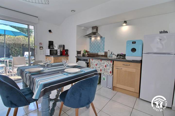 Gîte pour 3 personnes, avec jardin à Brech - 4