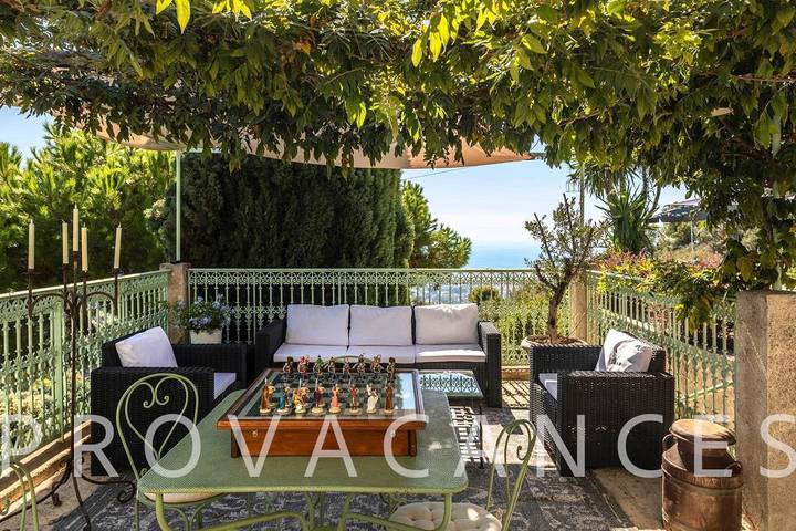Ferienhaus mit Pool und Meerblick in Nizza in Falicon, Mittelmeerküste (Frankreich)