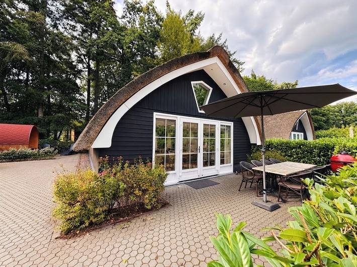 Vakantiehuis voor 8 personen, with Balkon/Terras and Terras as well as Tuin and Kinderzwembad in De Bult