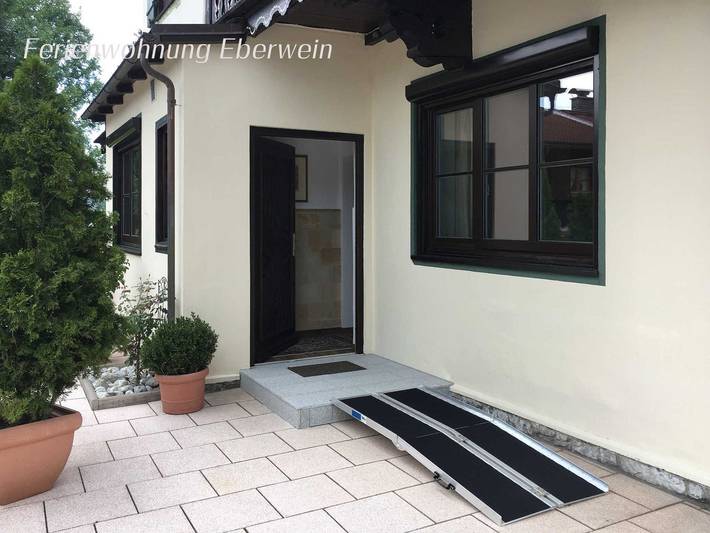 Ferienwohnung für 4 Personen, mit Garten und Ausblick sowie Seeblick und Terrasse am Tegernsee - 2