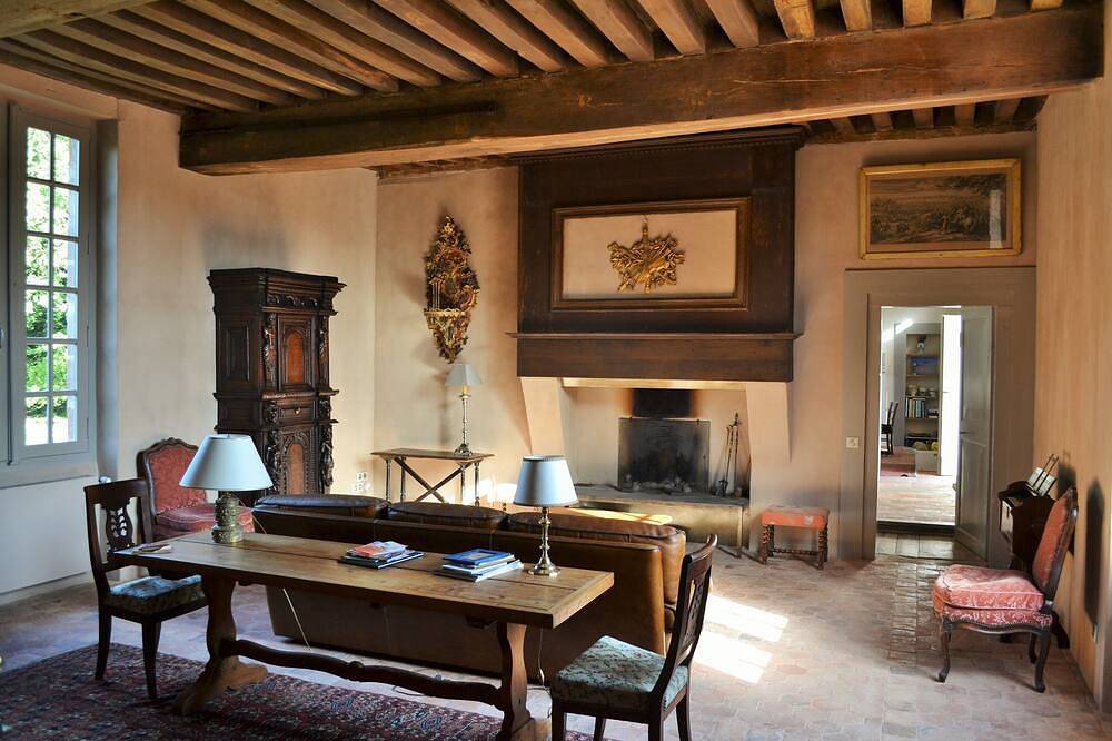Un petit château charmant et confortable, entouré d' étangs. Nature, calme... in Chapeau (homonymie), Allier