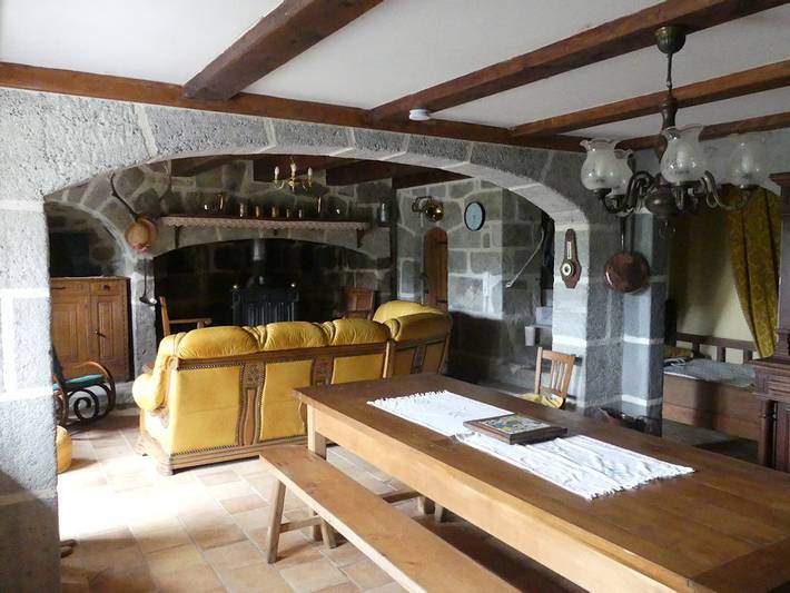 Gîte pour 6 personnes, avec terrasse et jardin, animaux acceptés dans Auvergne-Rhône-Alpes - 2