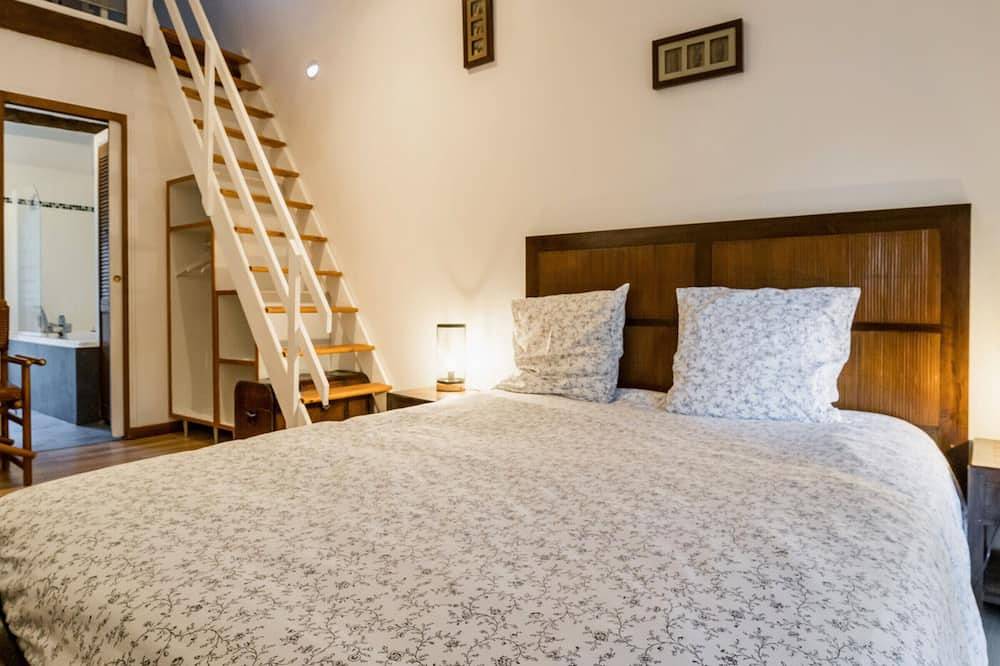 Gîte cosy aux portes de Nantes, terrasse privée, vélos, Wifi, draps inclus in Saint-Sébastien-sur-Loire, Région de Nantes