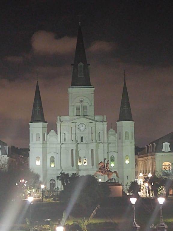 Luxurious 2 Bedroom Creole Cottage short walk to Frenchmen Jazz & the Quarter in New Orleans, Orleans Parish