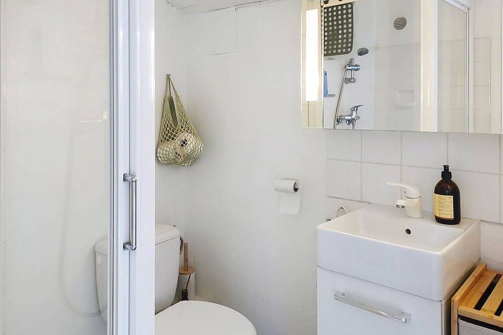 Appartement entier, Charmant studio lumineux avec coin nuit au cœur du village de La Cadière-d'Azur in La Cadière-d'Azur, Côte méditerranéenne (France)