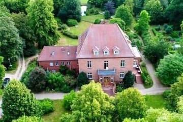 Chalet für 25 Personen, mit Sauna und Garten sowie Balkon in Mecklenburgische Schweiz